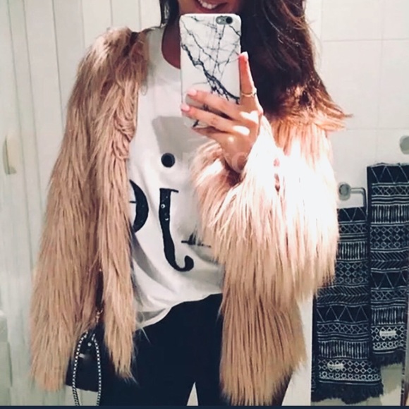 💗BLUSHING💗BLUSH SHAGGY FLUFFY FAUX FUR JACKET - Picture 4 of 8